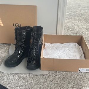 UGG Adirondack Boot Patent (Black)